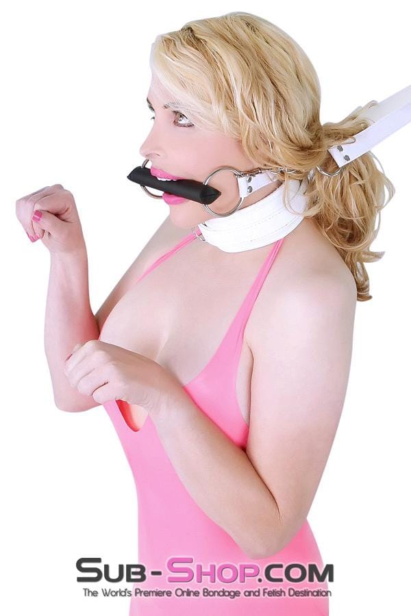 Collar 7251RS      Corrupt Me White Padded Bondage Collar and Leash Set