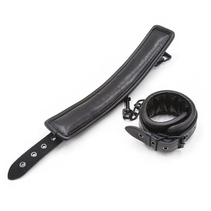 Cuffs 9855M      Black Beauty Padded Wrist Cuffs with Matte Black Hardware